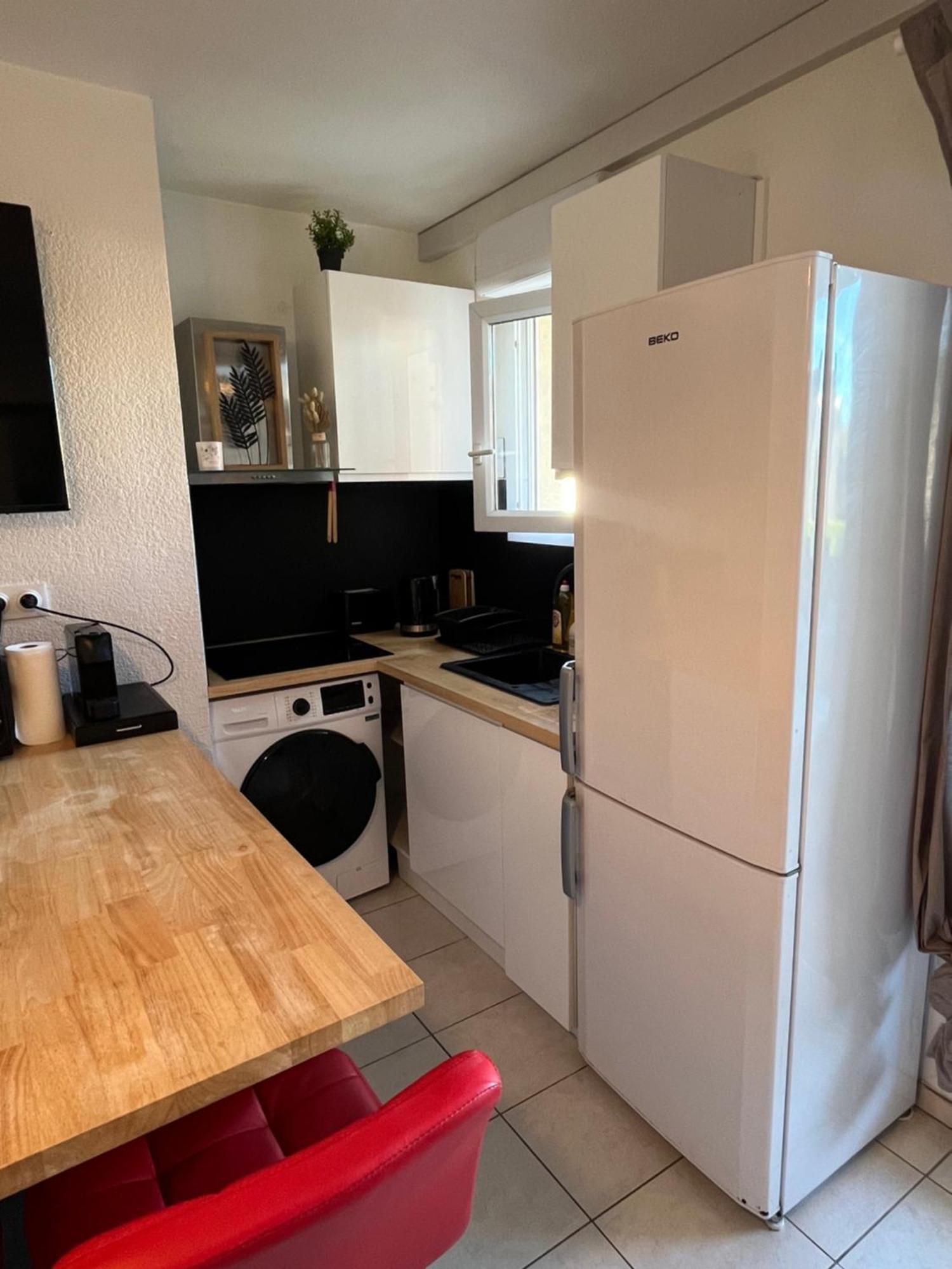 Joli T2/ Tram/ Clim/ Parking/ Wifi/ Piscine Apartment Montpellier Exterior photo