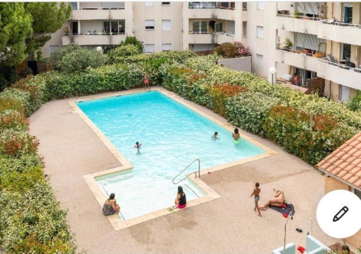 Joli T2/ Tram/ Clim/ Parking/ Wifi/ Piscine Apartment Montpellier Exterior photo