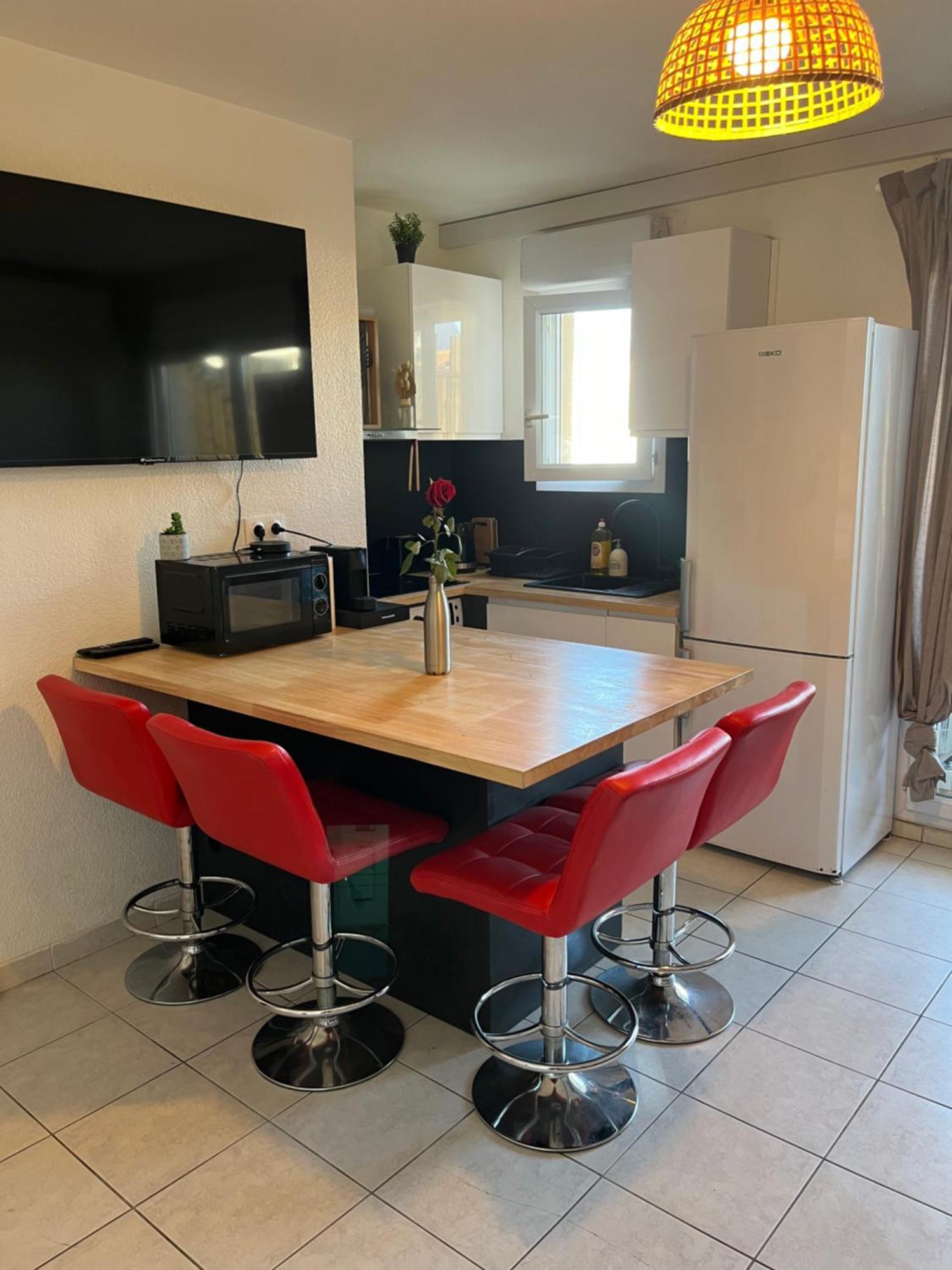 Joli T2/ Tram/ Clim/ Parking/ Wifi/ Piscine Apartment Montpellier Exterior photo
