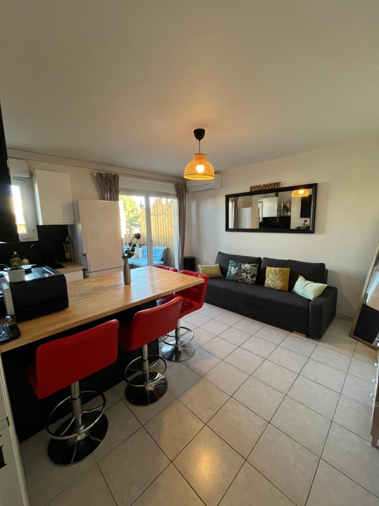 Joli T2/ Tram/ Clim/ Parking/ Wifi/ Piscine Apartment Montpellier Exterior photo